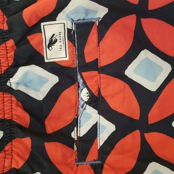 💕TED BAKER💕 Large Geo Print Swim Shorts L NWT - Picture 4 of 10